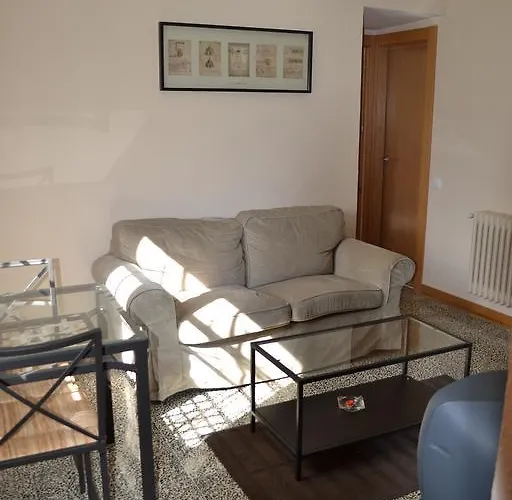 Vandrarhem Velarta *